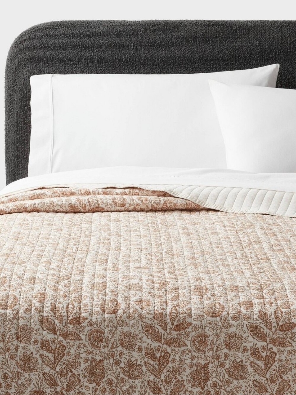 Threshold NWT King Size Cotton Voile Tonal Floral Quilt In Cream/Camel